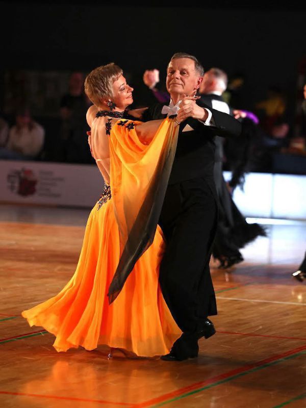 Para tańcząca Walc Angielski